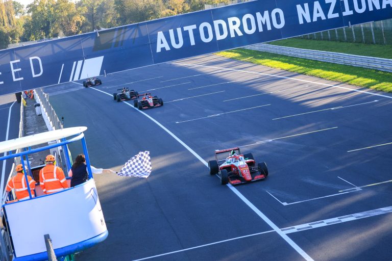 R-ace GP clinches Teams’ title as Freddie Slater wins the 100th race of the Formula Regional European Championship by Alpine at Monza